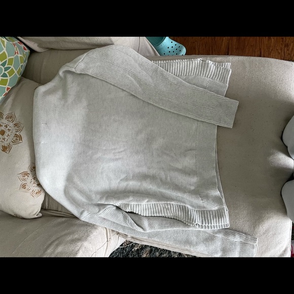 Tahari Sweater - Picture 3 of 4